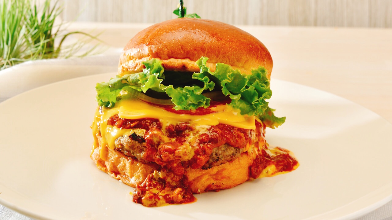 Premiumチリチーズバーガー テディーズ ビガー バーガー 原宿表参道店 ごちめし 飲食店のメニューをお食事券でプレゼントできるサービス